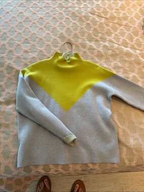 Cynthia Rowley Two-Tone Turtleneck Sweater in Lime and Light Gray